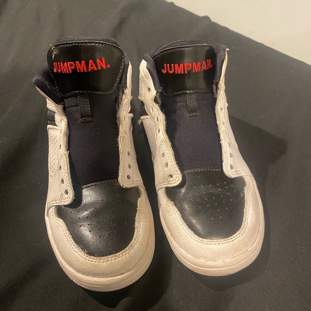 Jordan shoes kids size 1y